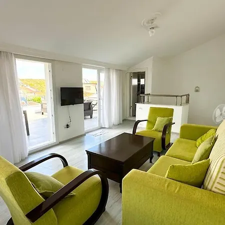 Deniz Kenarinda Tatil Yenihisar